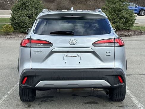 Used 2023 Toyota Corolla Cross XLE w/ Convenience Package image 4