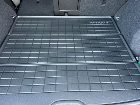 New 2026 Volvo XC40 B5 Plus w/ Protection Package Premier image 14