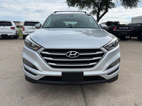 Used 2017 Hyundai Tucson SE Plus image 2