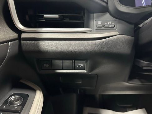 Used 2025 Toyota Grand Highlander AWD image 17