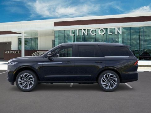 New 2026 Lincoln Navigator Reserve AWD/4WD image 3