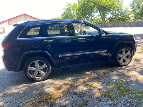 Used 2012 Jeep Grand Cherokee Overland AWD/4WD image 6