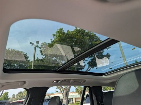 Used 2022 Volvo XC90 T5 Momentum w/ Climate Package image 17