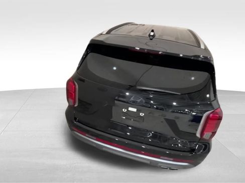 Certified 2025 Hyundai Palisade SEL image 2