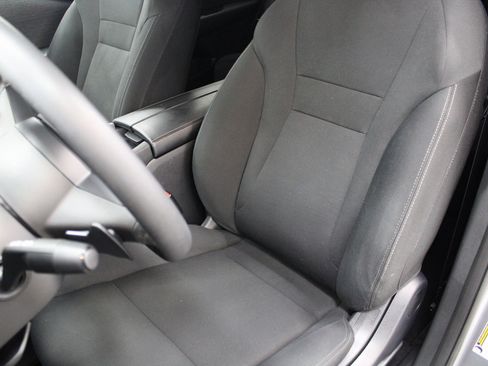 Used 2023 Nissan Rogue S image 15