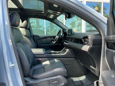 Certified 2024 Honda Pilot TrailSport image 18