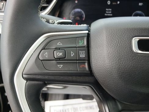 Used 2025 Jeep Grand Cherokee L Laredo w/ Luxury Tech Group I RWD image 20