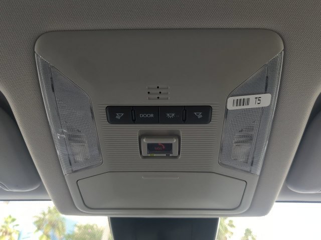 Used 2025 Toyota RAV4 LE AWD/4WD image 22
