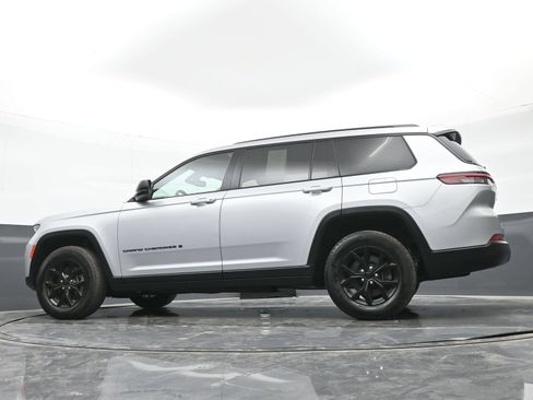 Used 2024 Jeep Grand Cherokee L Laredo AWD/4WD image 38