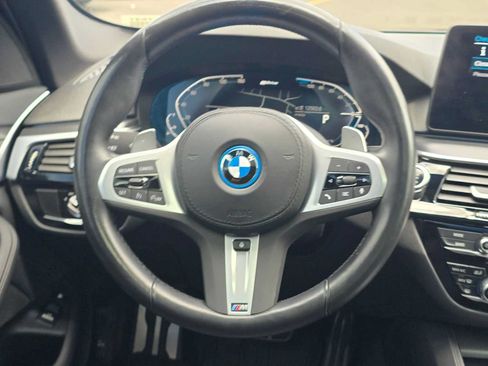 Used 2023 BMW 530e xDrive w/ M Sport Package AWD/4WD image 19