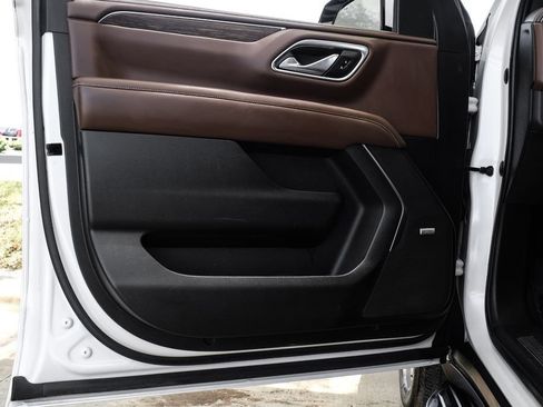 Used 2021 Chevrolet Suburban High Country RWD image 52
