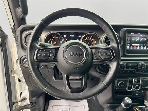 Used 2018 Jeep Wrangler Unlimited Sport S AWD/4WD image 19
