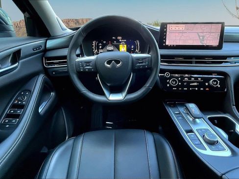Used 2026 INFINITI QX60 Luxe w/ Family Package FWD image 5