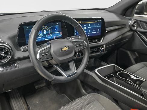 Used 2025 Chevrolet Equinox LT w/ Safety and Technology Package image 14