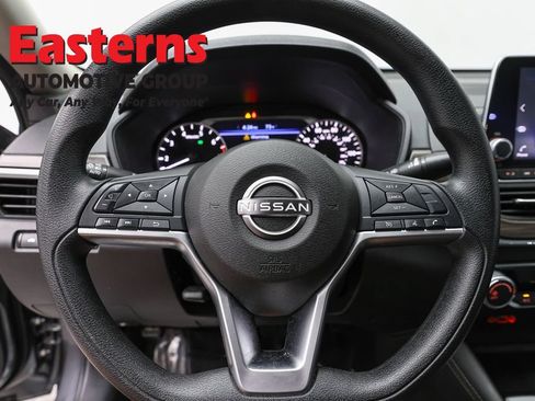 Used 2023 Nissan Altima 2.5 SV FWD image 10