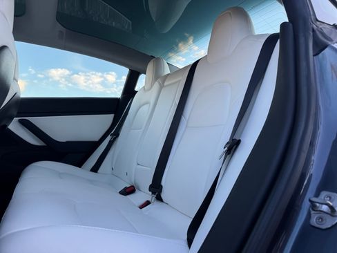 Used 2020 Tesla Model 3 Performance image 18