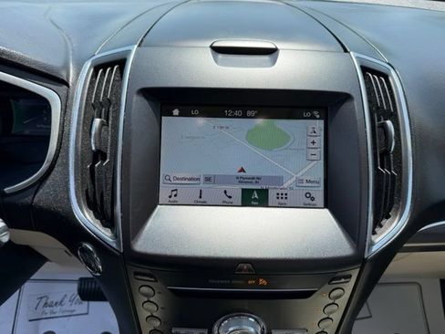 Used 2019 Ford Edge Titanium w/ Cold Weather Package AWD/4WD image 5