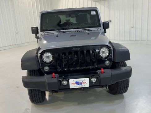 Used 2018 Jeep Wrangler Unlimited Sport AWD/4WD image 4