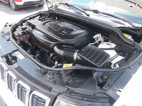 Used 2017 Jeep Grand Cherokee Limited AWD/4WD image 38
