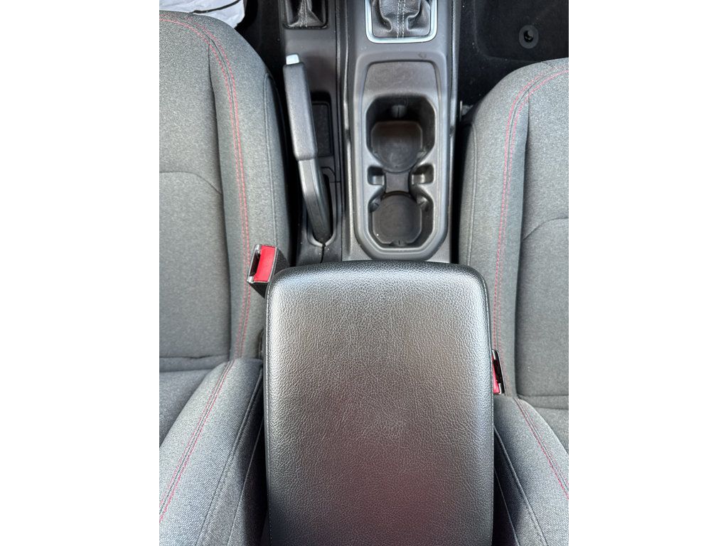 Used 2025 Jeep Wrangler Unlimited Rubicon AWD/4WD image 24