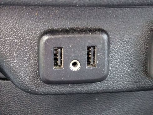 Used 2019 Chevrolet Traverse LT image 30