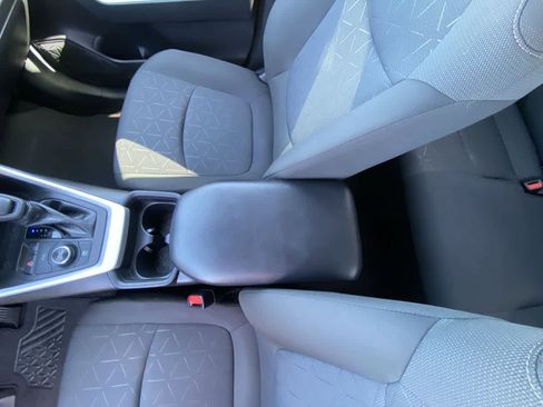 Used 2021 Toyota RAV4 XLE AWD/4WD image 20