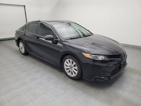 Used 2020 Toyota Camry LE FWD image 11