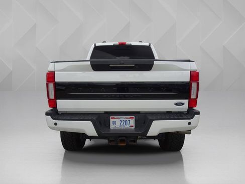 Used 2022 Ford F350 Platinum AWD/4WD image 4