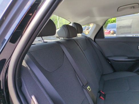 New 2025 Kia K4 FWD image 37