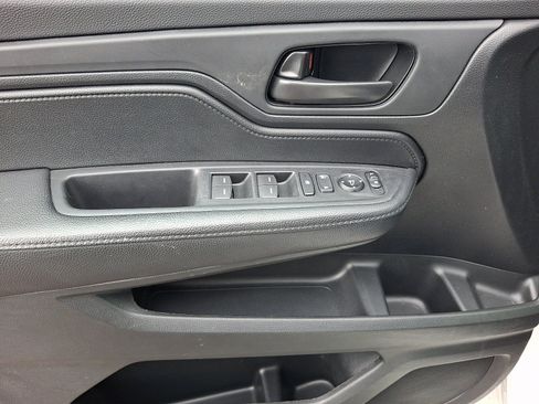 Used 2024 Honda Odyssey Sport image 12