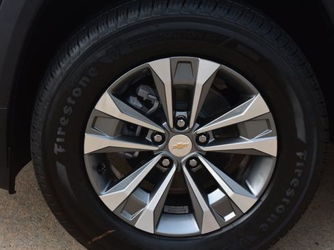 New 2027 Chevrolet Equinox LT w/ Convenience Package II FWD image 10