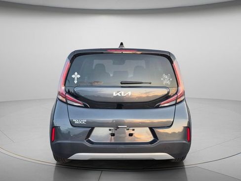 Certified 2023 Kia Soul LX w/ LX Technology Package FWD image 5