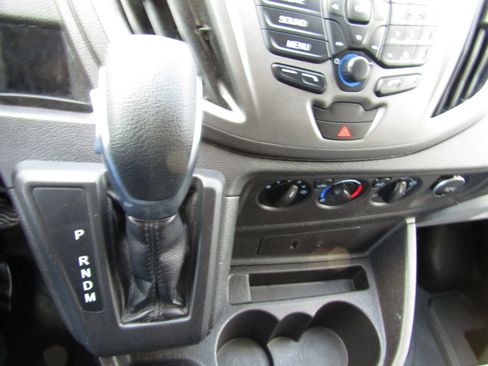 Used 2018 Ford Transit 150 XL image 23