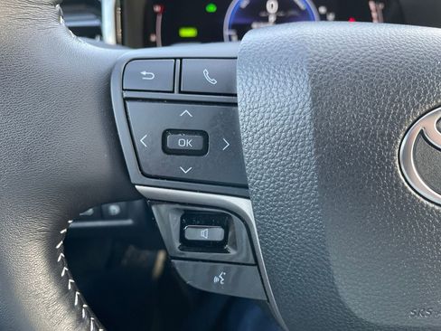 Certified 2025 Toyota Camry SE image 23