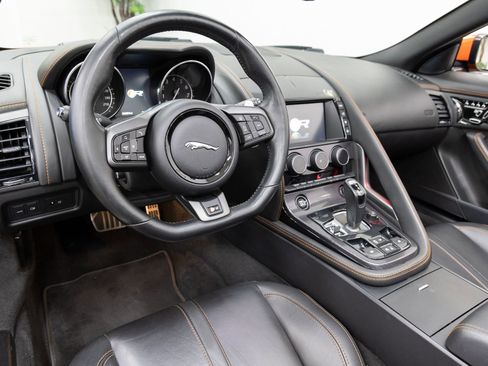 Used 2016 Jaguar F-TYPE R image 6