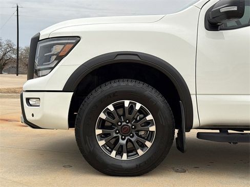 Used 2023 Nissan Titan PRO-4X w/ Pro-4x Convenience Package image 5