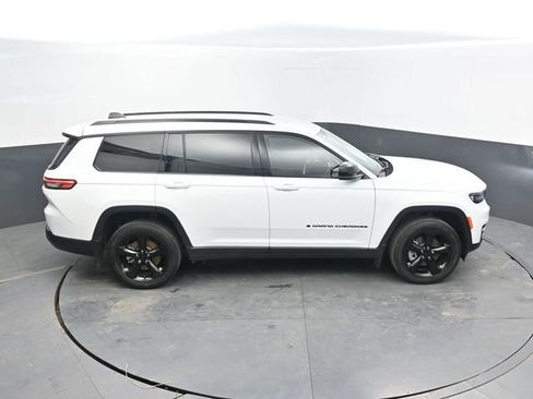 Used 2023 Jeep Grand Cherokee L Laredo image 51