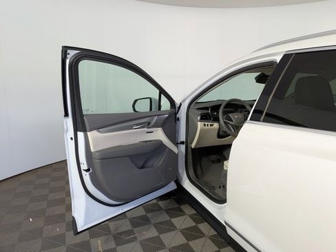 Certified 2023 Cadillac XT5 Premium Luxury w/ LPO, Floor Liner Package image 36