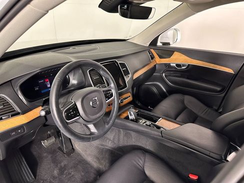 Used 2024 Volvo XC90 T8 Plus w/ Protection Package Premier image 32