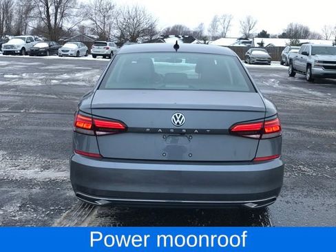 Used 2022 Volkswagen Passat 2.0T image 4