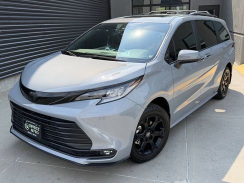 Used 2025 Toyota Sienna XLE Woodland Edition AWD/4WD image 2