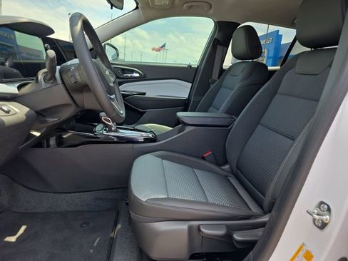 New 2026 Chevrolet Trax LT w/ Driver Confidence Package FWD image 10