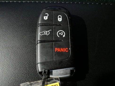 Used 2020 Jeep Grand Cherokee Limited w/ Luxury Group II image 30