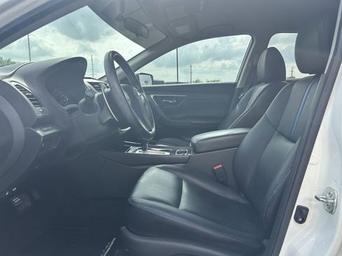 Used 2018 Nissan Altima 2.5 SR w/ SR Midnight Edition image 11