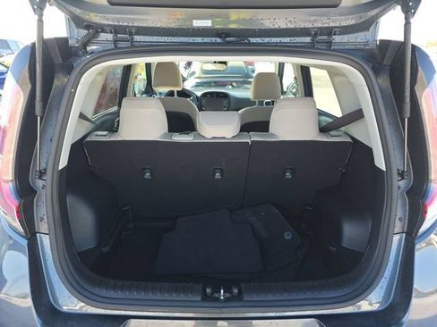 Used 2025 Kia Soul LX FWD image 11