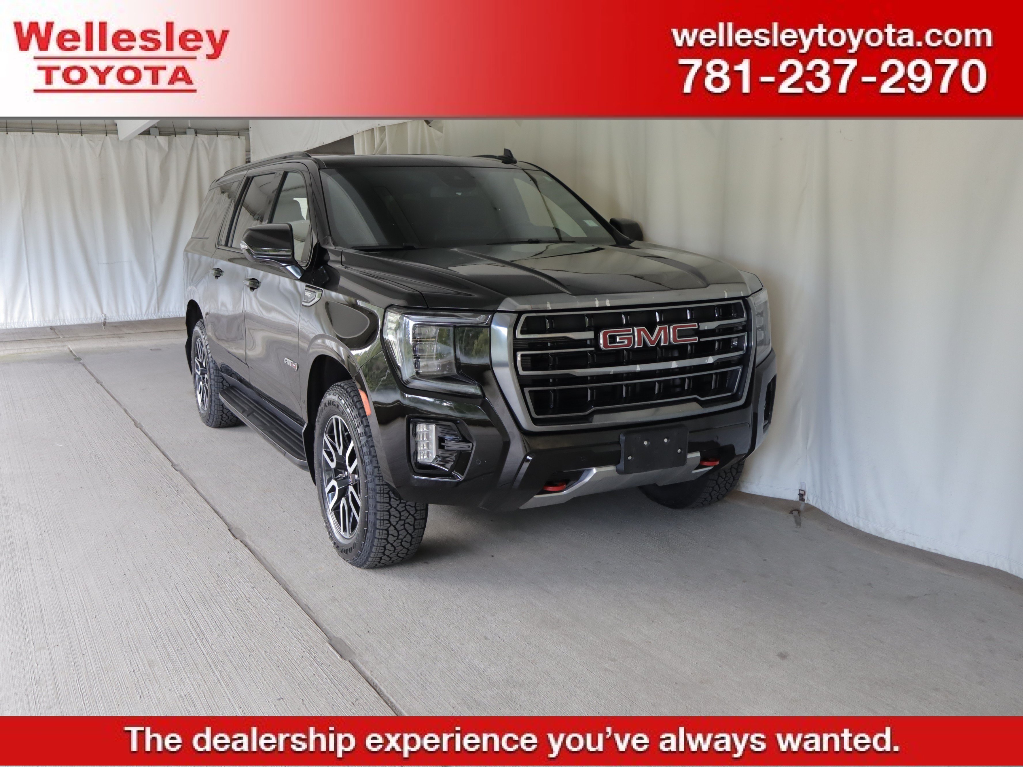 Used 2023 GMC Yukon XL AT4 AWD/4WD image 1