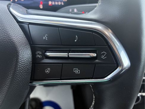 Used 2025 Chevrolet Traverse LT AWD/4WD image 25