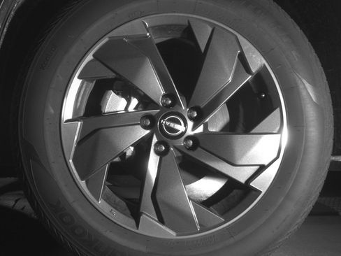 Used 2025 Nissan Rogue SV image 12