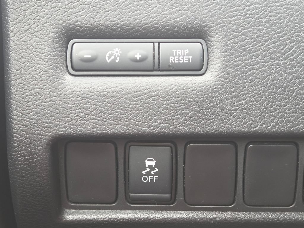Used 2018 Nissan Murano S AWD/4WD image 9