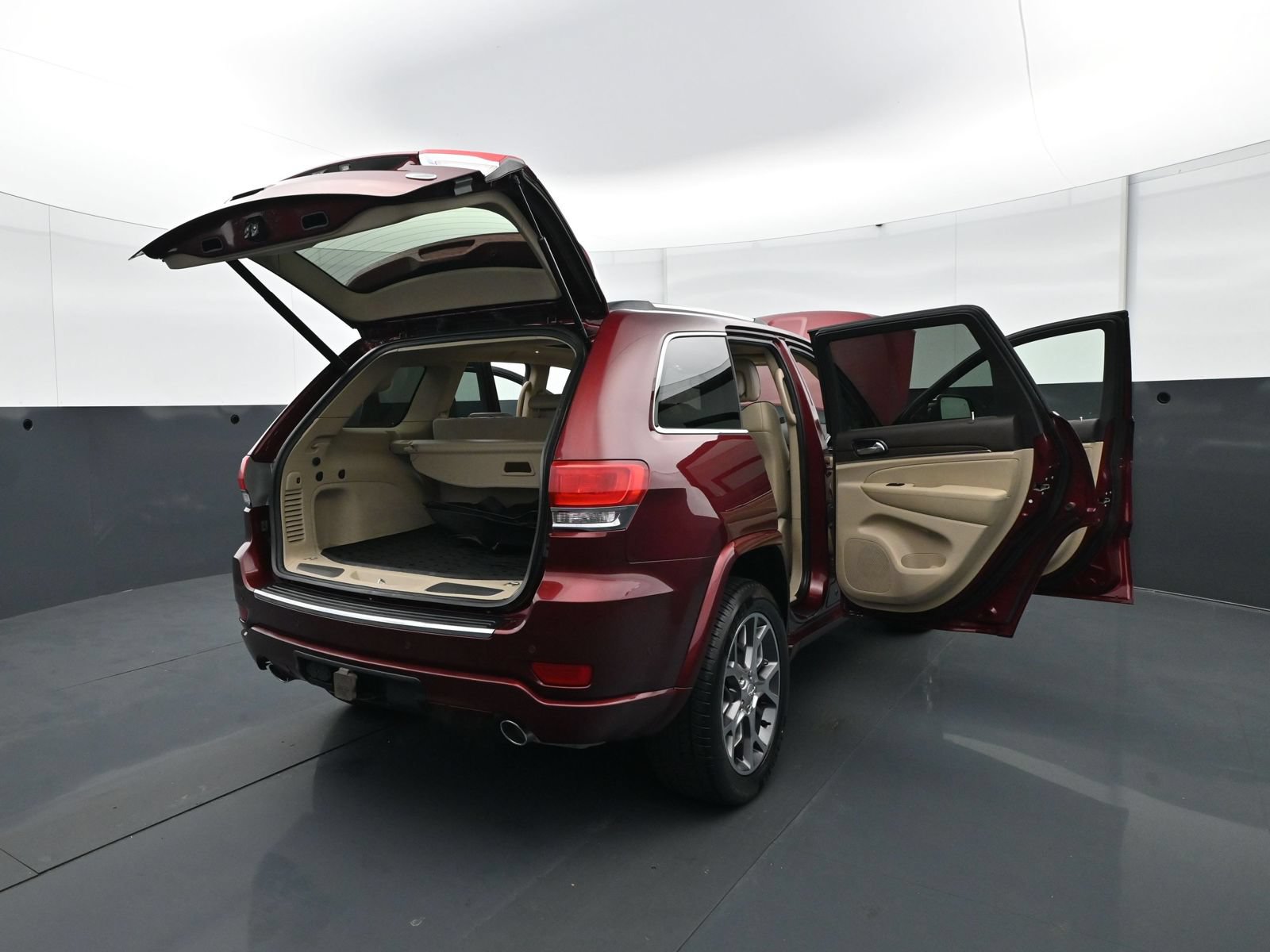 Used 2021 Jeep Grand Cherokee Overland w/ Protech Group AWD/4WD image 33